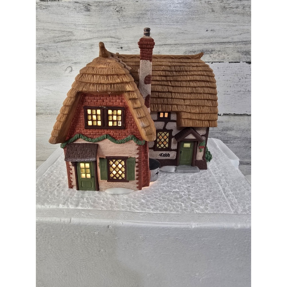 Dept 56 Dickens Village Cobb Cottage 1994โ Lighted Porcelain House 5821-1 Boxed